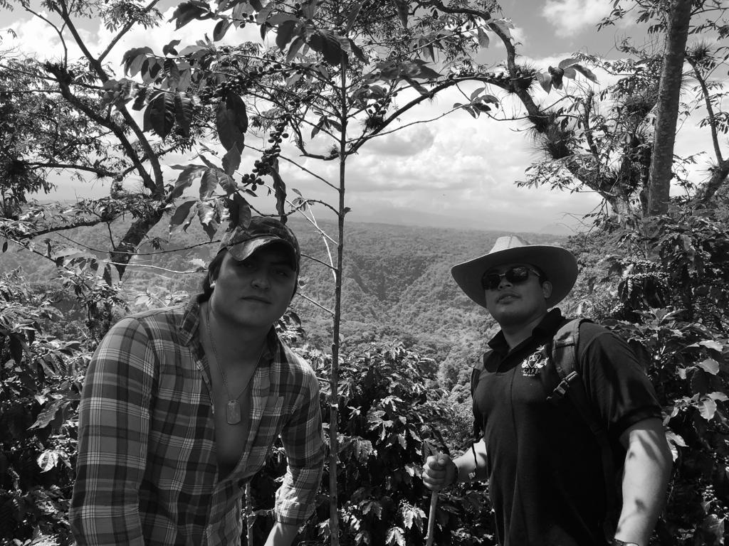 Hermanos Rentería Pacheco en la región de las Altas Montañas de Veracruz